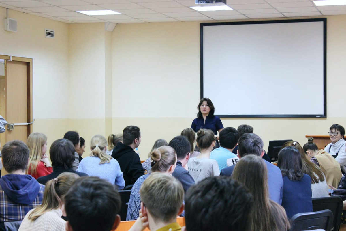 Альбина Ахатовна Бикбулатова обсудила со студенческим активом преобразования в университете