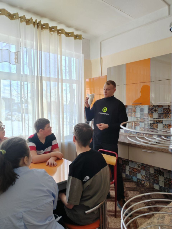 Студенты РОСБИОТЕХа провели мастер-класс для учащихся семейного центра «Дмитровский»