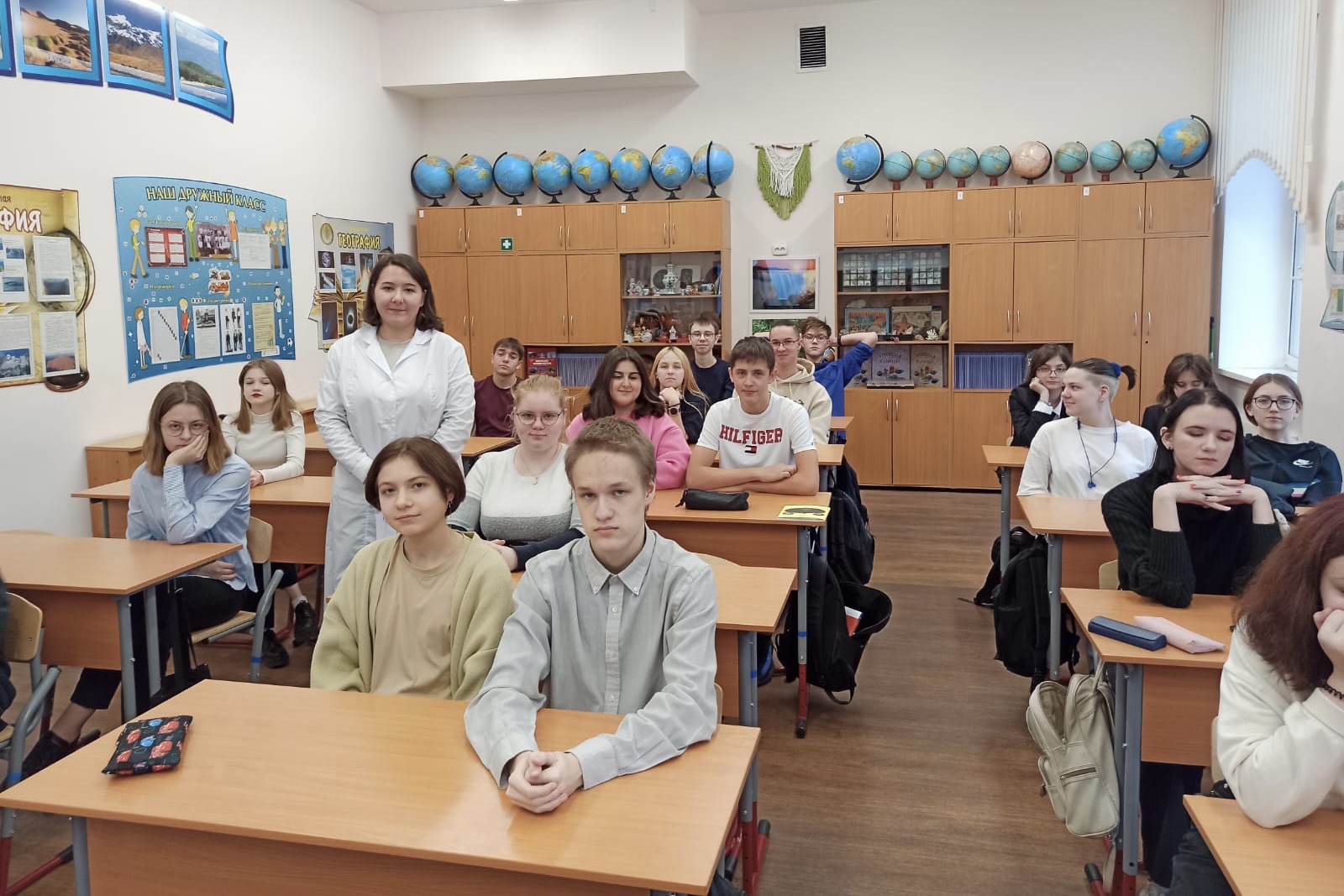 Преподаватель кафедры Росбиотех провела мастер-класс «Искусство создания косметических кремов для рук» для московских школьников