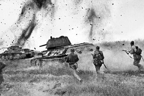 12 июля 1943 года состоялось крупнейшее танковое сражение — битва на Курской дуге