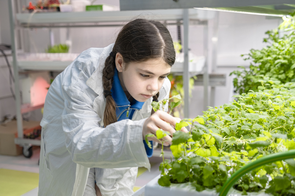 «Зеленый город: инновации в сити-фермерстве» в Детском технопарке «Superfood Технологии»