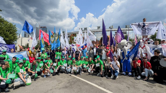 Студенты РОСБИОТЕХа в День молодежи приняли участие в праздничном шествии на ВДНХ